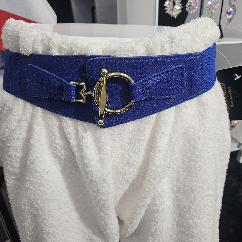 💙 Loopy Blue Fashion Belt with Gold Buckle
By Art Infinitum Fashion House